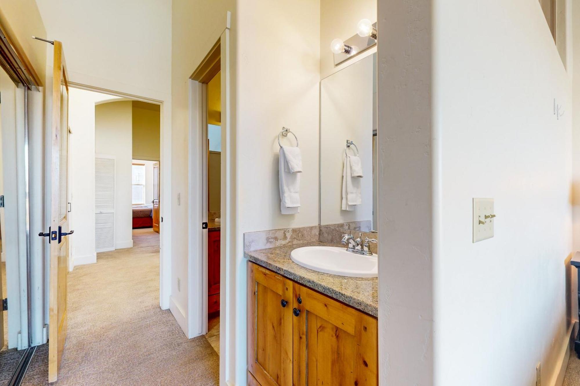 פארק סיטי Newpark Townhomes 28 מראה חיצוני תמונה